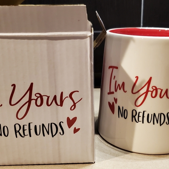 Ceramic Mug Im Yours No Refunds 18 Ounce White Red Gift Boxed - Picture 5 of 6